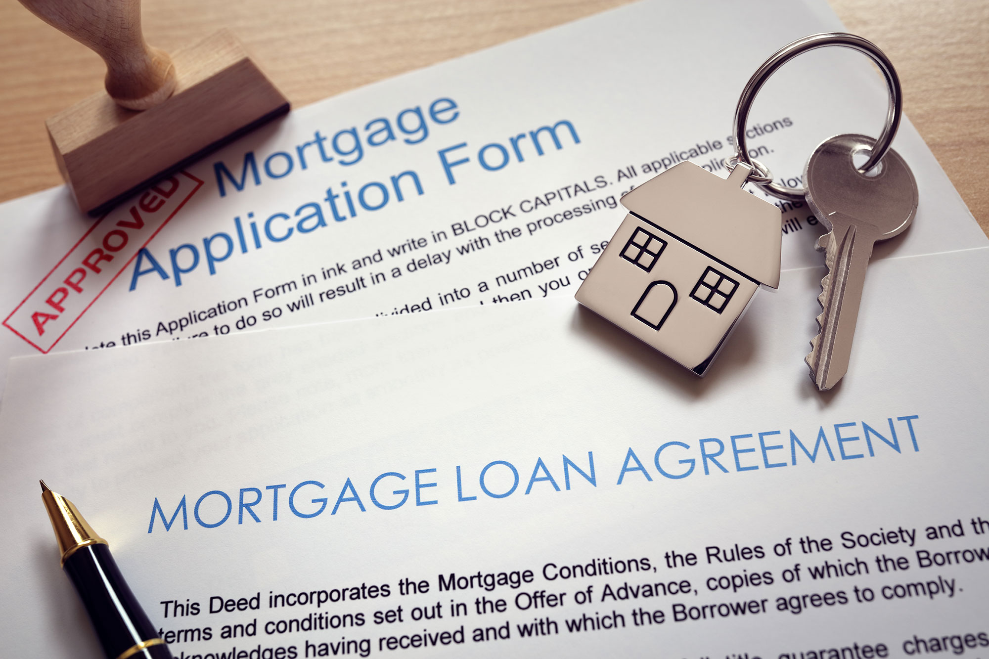 mortgage application loan agreement and house key P5ATR99